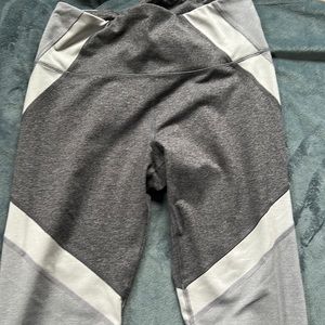 Athletic leggings